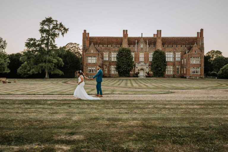 mapledurham-estate-boho-chic-summer-wedding-roshni-photography
